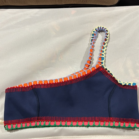 KIINI TASMIN - ONE SHOULDER TOP NAVY SIZE Large NWOT - Picture 5 of 8